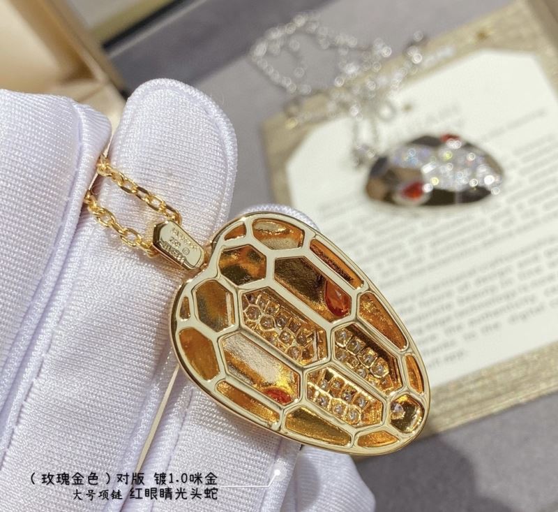 Bv1g*ai necklaces
